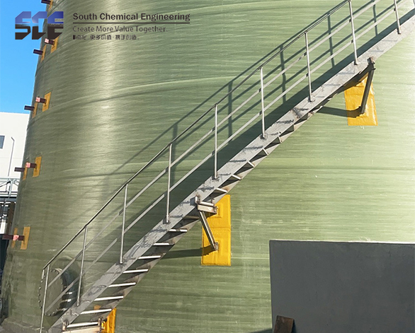 不（bú）鏽鋼爬梯 3600m³ φ16米18米